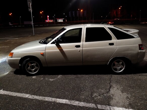2005 Lada (ВАЗ) 2112, серебристый, 90000 рублей - вид 3