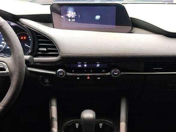 2022 Mazda 3 Axela IV (BP), серебристый, 1320000 рублей - вид 8