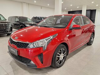 2020 Kia Rio IV Рестайлинг, красный, 1690000 рублей, вид 1
