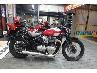 2021 Triumph Bonneville Bobber, красный, 1275000 рублей, вид 1