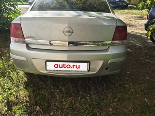 2011 Opel Astra H Рестайлинг, серебристый, 650000 рублей, вид 3