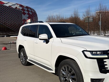 2023 Toyota Land Cruiser 300 Series, белый, 11200000 рублей, вид 4