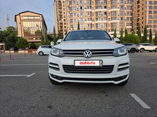 2011 Volkswagen Touareg II, белый, 1850000 рублей, вид 1