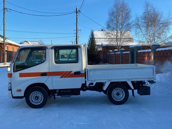 2017 Toyota Dyna, белый, 3497000 рублей - вид 3