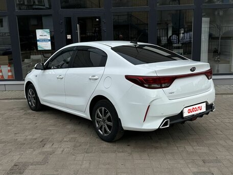 2020 Kia Rio IV Рестайлинг, белый, 1299000 рублей, вид 4