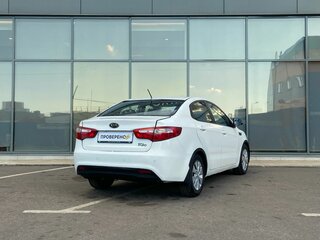 2012 Kia Rio 4-speed III, белый, 549000 рублей, вид 4