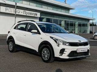 2021 Kia Rio X IV Рестайлинг, белый, 1309000 рублей, вид 3