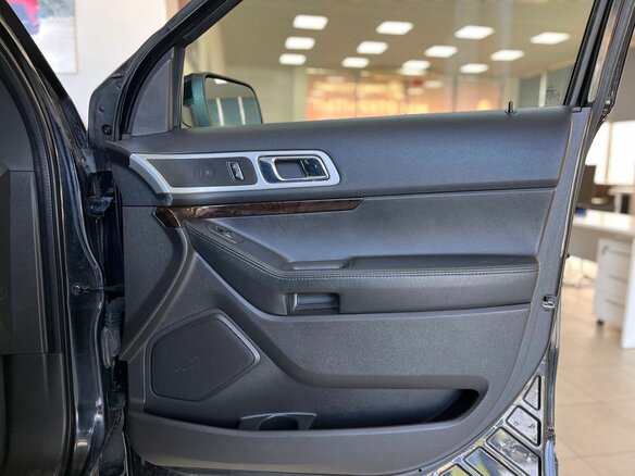 2013 Ford Explorer V, чёрный - вид 26