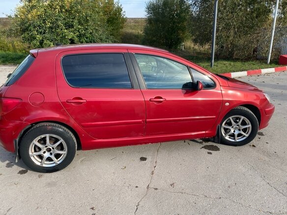 2004 Peugeot 307 I, красный, 300000 рублей - вид 4