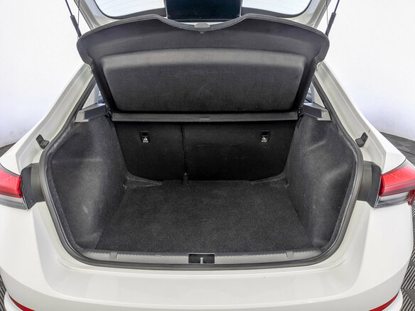 2022 Skoda Rapid II, белый, 1670000 рублей - вид 9