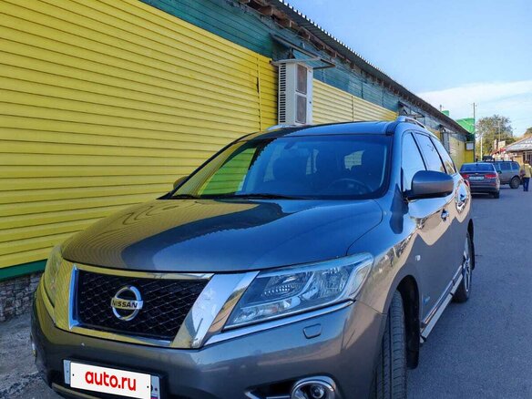 2015 Nissan Pathfinder IV, серый, 899999 рублей