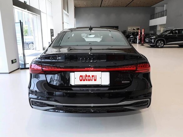 2026 Audi A7 L 45 TFSI II (4K), чёрный - вид 3