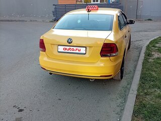 2018 Volkswagen Polo V Рестайлинг, жёлтый, 500000 рублей, вид 4