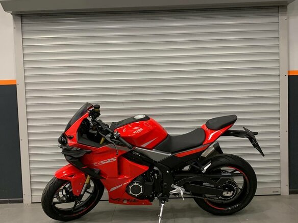2026 Voge 525RR, красный, 577000 рублей