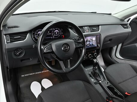 2019 Skoda Octavia III (A7) Рестайлинг, белый, 1715000 рублей, вид 5