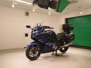 2021 Yamaha FJR1300, синий, 1294000 рублей, вид 3