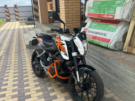 2013 KTM 200 Duke, белый, 235000 рублей, вид 2