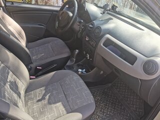 2010 Renault Sandero I, бежевый, 500000 рублей, вид 4
