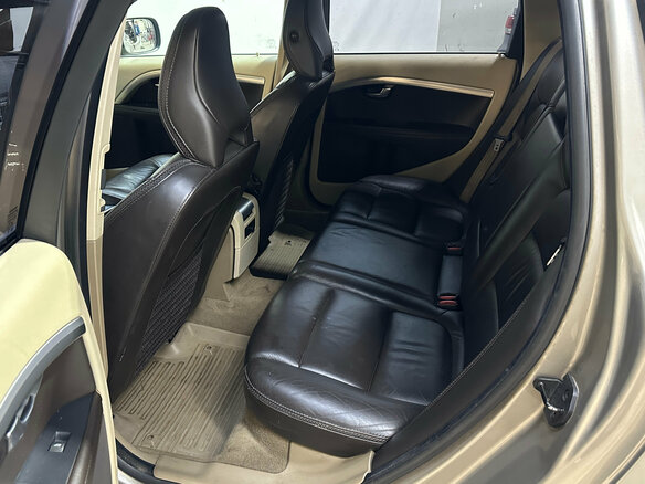 2011 Volvo XC70 II, бежевый, 1440000 рублей - вид 8