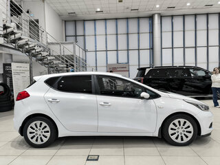 2012 Kia Ceed II, белый, 970000 рублей, вид 4