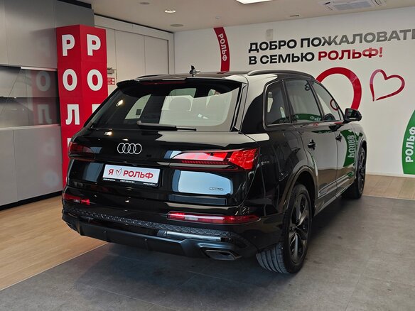2025 Audi Q7 50 TDI II (4M) Рестайлинг 2, чёрный - вид 3