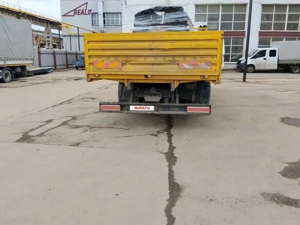 2018 КамАЗ 4308, жёлтый, 2200000 рублей - вид 3