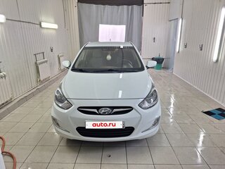 2014 Hyundai Solaris I, белый, 850000 рублей, вид 4