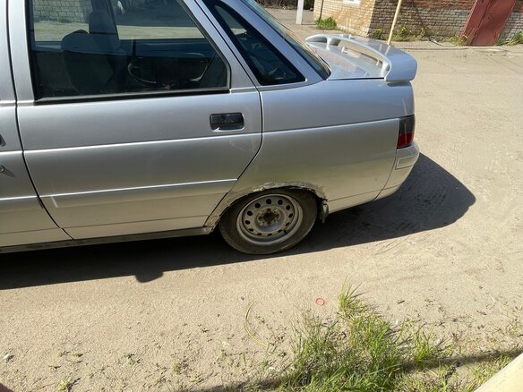 2005 Lada (ВАЗ) 2110, серебристый, 185000 рублей - вид 4