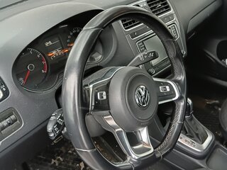 2018 Volkswagen Polo V Рестайлинг, серебристый, 1000000 рублей, вид 4