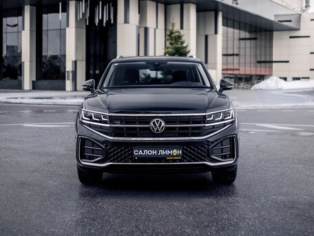 2025 Volkswagen Touareg III Рестайлинг, чёрный, 8190000 рублей, вид 5