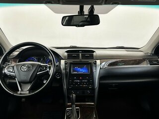 2016 Toyota Camry VII (XV50) Рестайлинг, белый, 2050000 рублей, вид 5