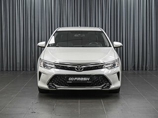 2016 Toyota Camry VII (XV50) Рестайлинг, белый, 2269000 рублей, вид 3
