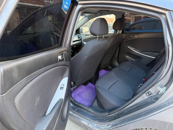 2012 Hyundai Solaris I, серебристый, 350000 рублей - вид 6