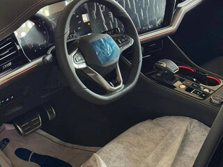 2026 Volkswagen Touareg III Рестайлинг, чёрный, 11000000 рублей, вид 5