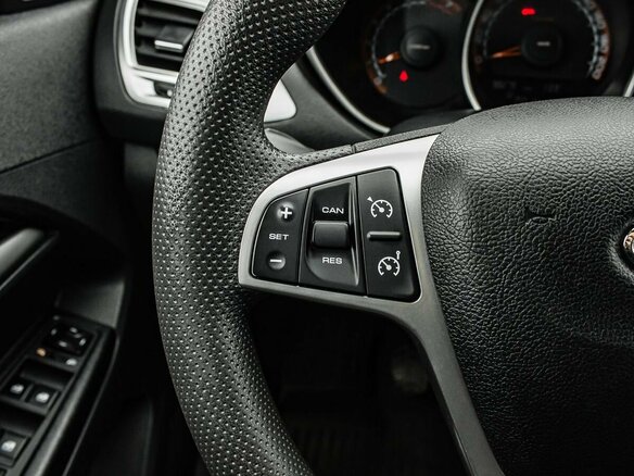 2018 Lada (ВАЗ) Vesta SW Cross I, белый, 1200000 рублей - вид 13