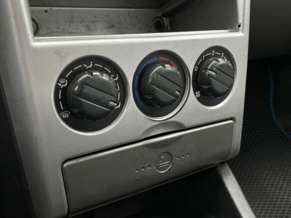 2009 Lada (ВАЗ) Priora I, чёрный, 235000 рублей - вид 12