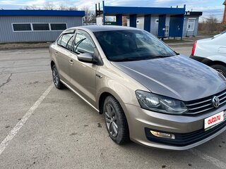 2018 Volkswagen Polo V Рестайлинг, коричневый, 995000 рублей, вид 3