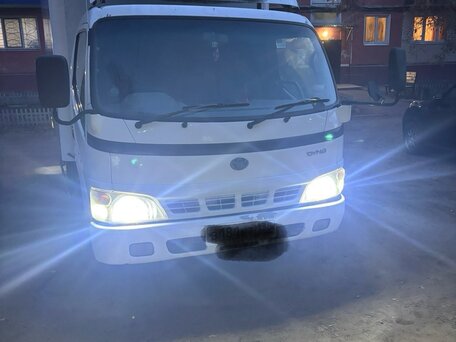 2002 Toyota Dyna, белый, 1200000 рублей, вид 3