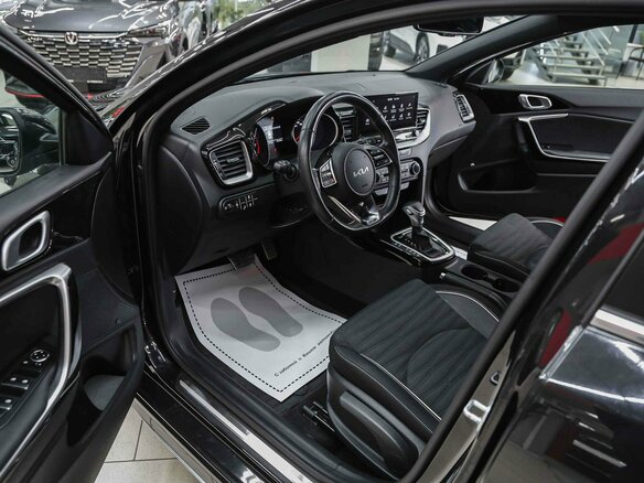 2021 Kia Ceed III Рестайлинг, чёрный, 2495000 рублей - вид 8