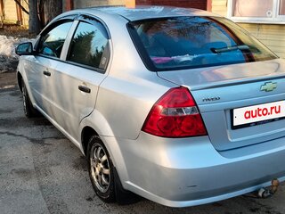 2011 Chevrolet Aveo I Рестайлинг, серебристый, 650000 рублей, вид 3