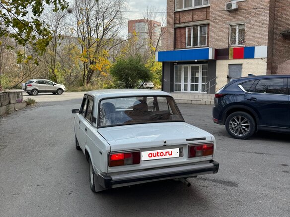 2000 Lada (ВАЗ) 2105, белый, 98000 рублей - вид 3