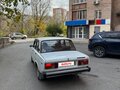 2000 Lada (ВАЗ) 2105, белый, 98000 рублей - вид 3