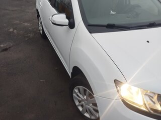 2017 Renault Logan II, белый, 770000 рублей, вид 2
