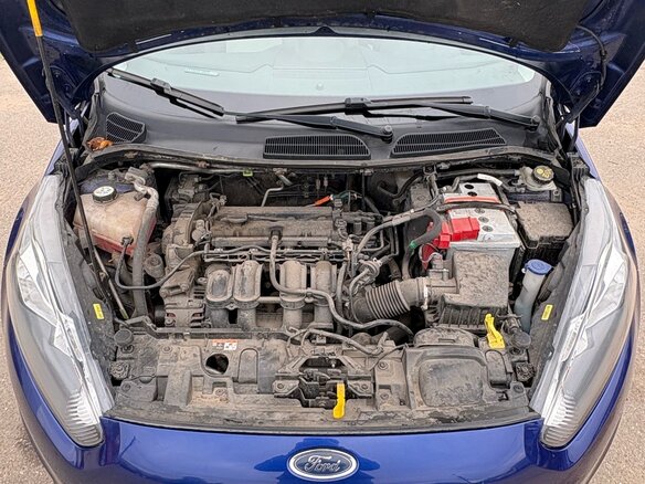 2016 Ford Fiesta Mk6 Рестайлинг, синий, 850000 рублей - вид 6