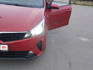 2021 Kia Rio IV Рестайлинг, красный, 1950000 рублей, вид 2