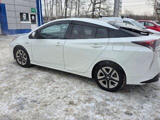 2016 Toyota Prius IV (XW50), белый, 1450000 рублей, вид 4