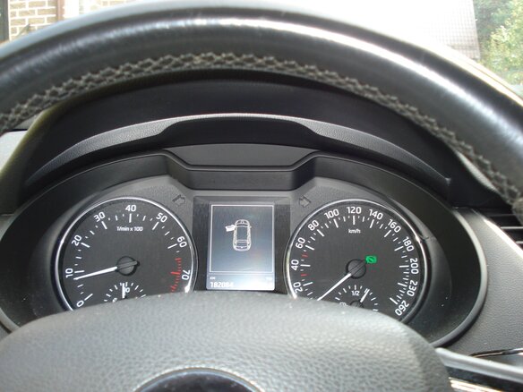 2013 Skoda Octavia III (A7), белый, 1390000 рублей - вид 9