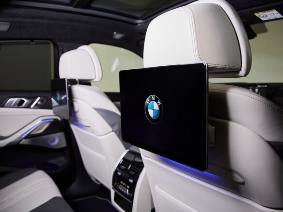 2026 BMW X6 40d III (G06) Рестайлинг, чёрный, 18275000 рублей - вид 9