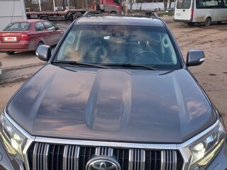 2018 Toyota Land Cruiser Prado 150 Series Рестайлинг 2, серый, 4870000 рублей, вид 1