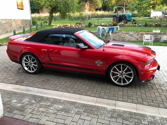 2008 Ford Mustang Shelby GT500 V, красный, 24900000 рублей - вид 3